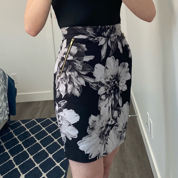 Floral Pencil Skirt - Gold Zippers - H&M - Sz 4 - Picture 2 of 4